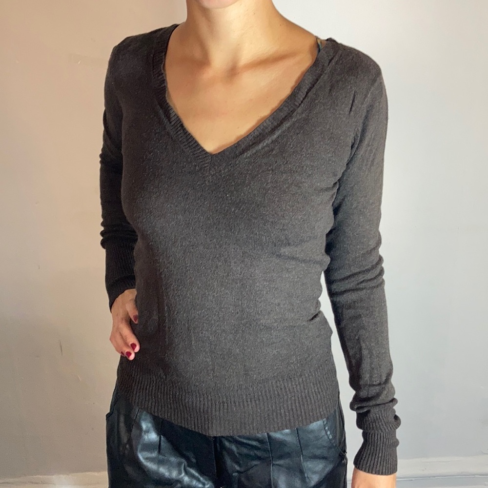 🔥Brown v-neck sweater